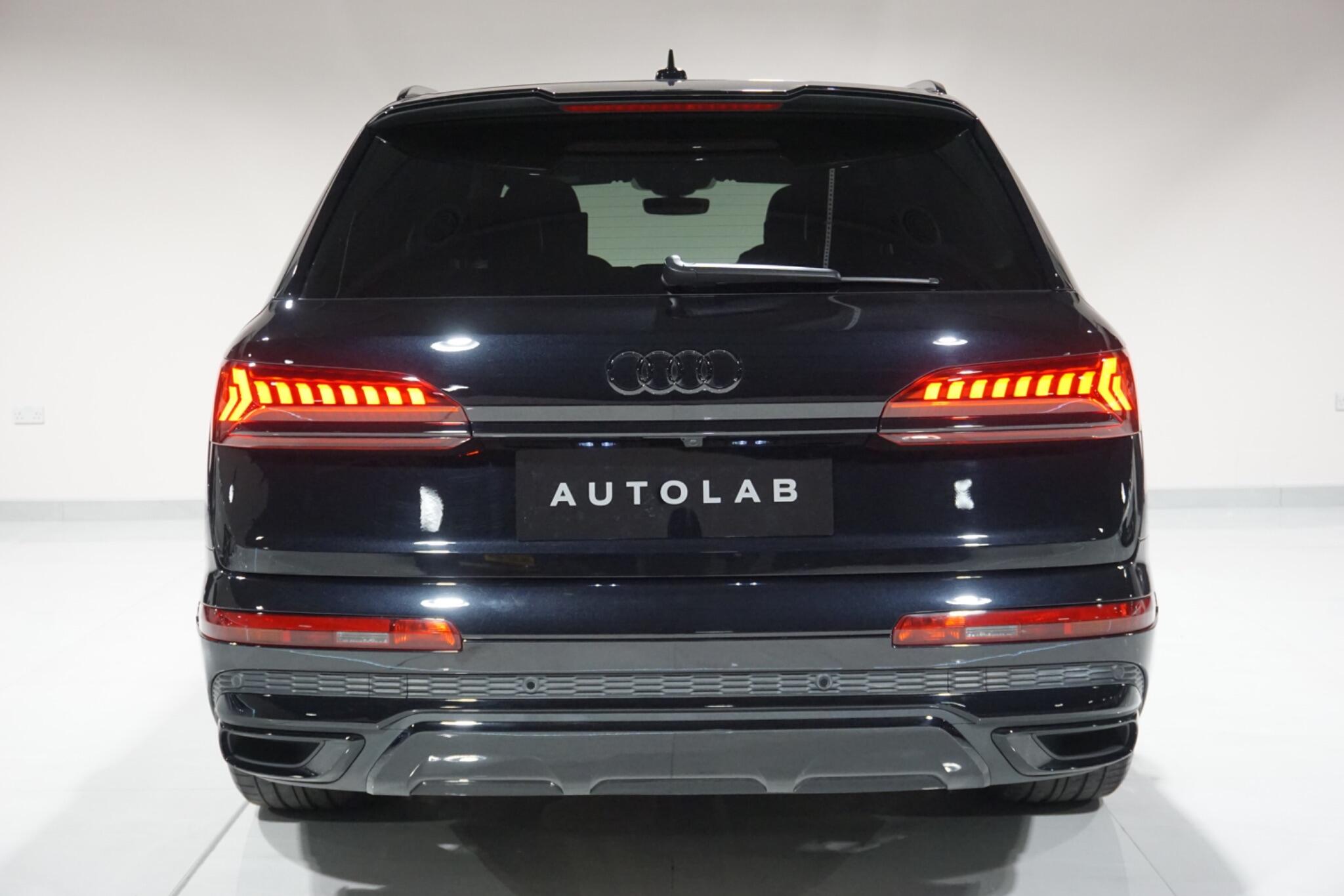 Audi Q7 3.0 TFSIe V6 55 S line SUV 5dr Petrol Plug-in Hybrid Tiptronic quattro Euro 6 (s/s) 17.9kWh (381 ps)